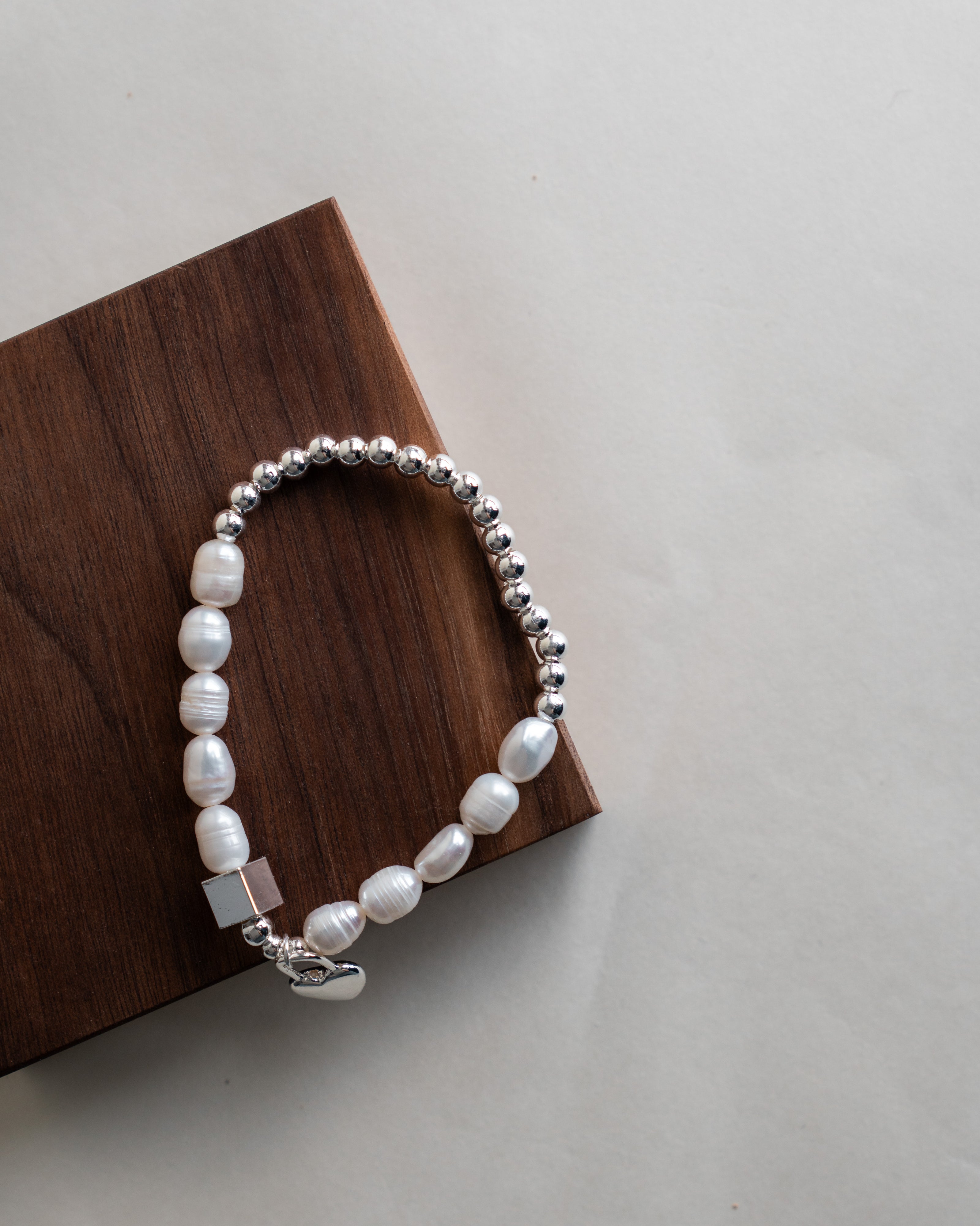 Olivia's Lustrous Pearl Bracelet