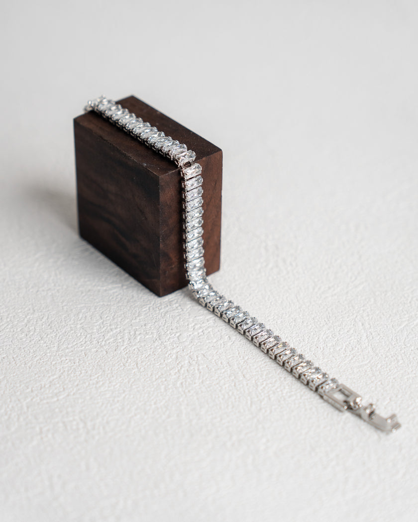 Thalia Lustrous Zircon | 18k Gold Plated / Silver Finished