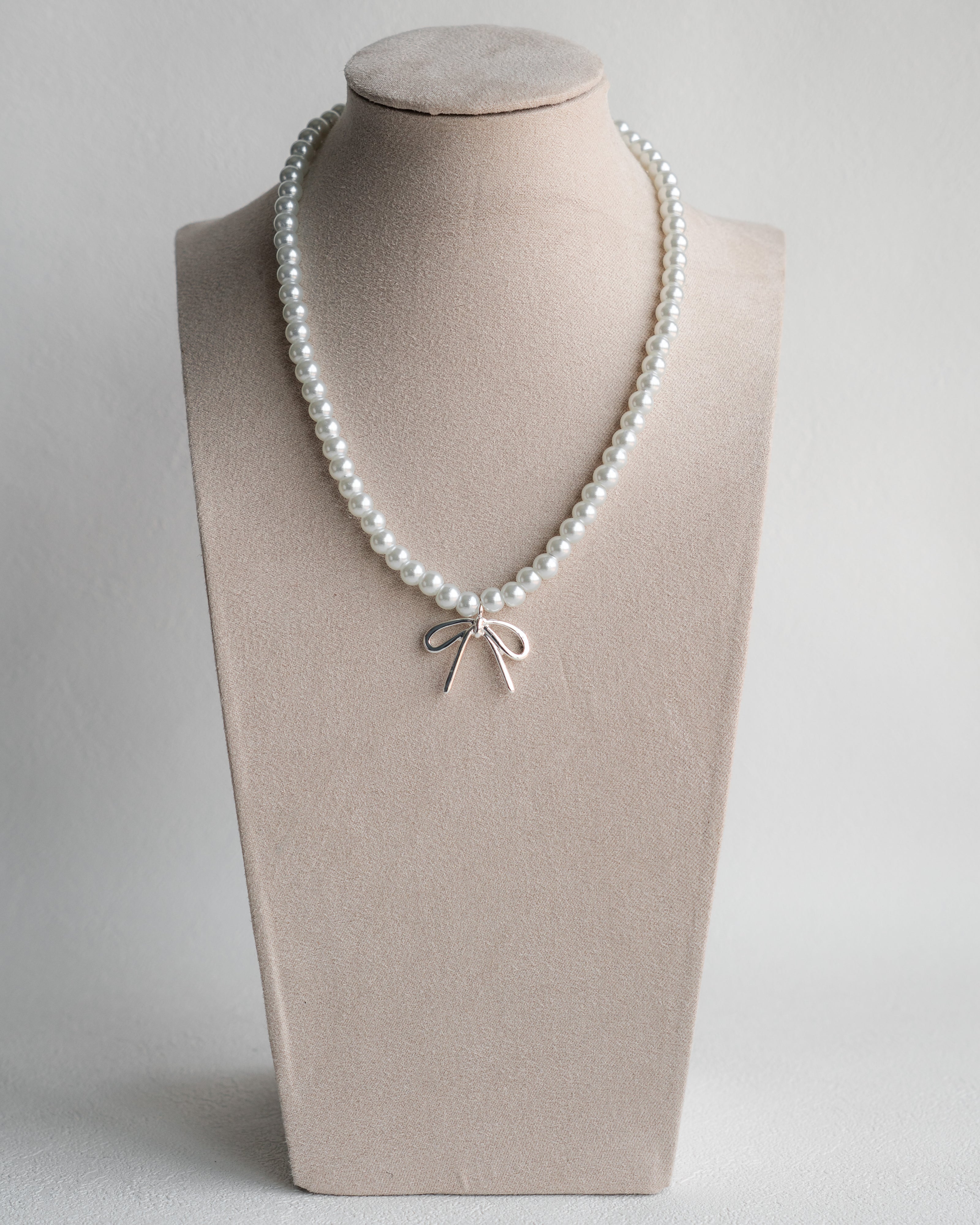 Ribbon Radiance Pearl Necklace