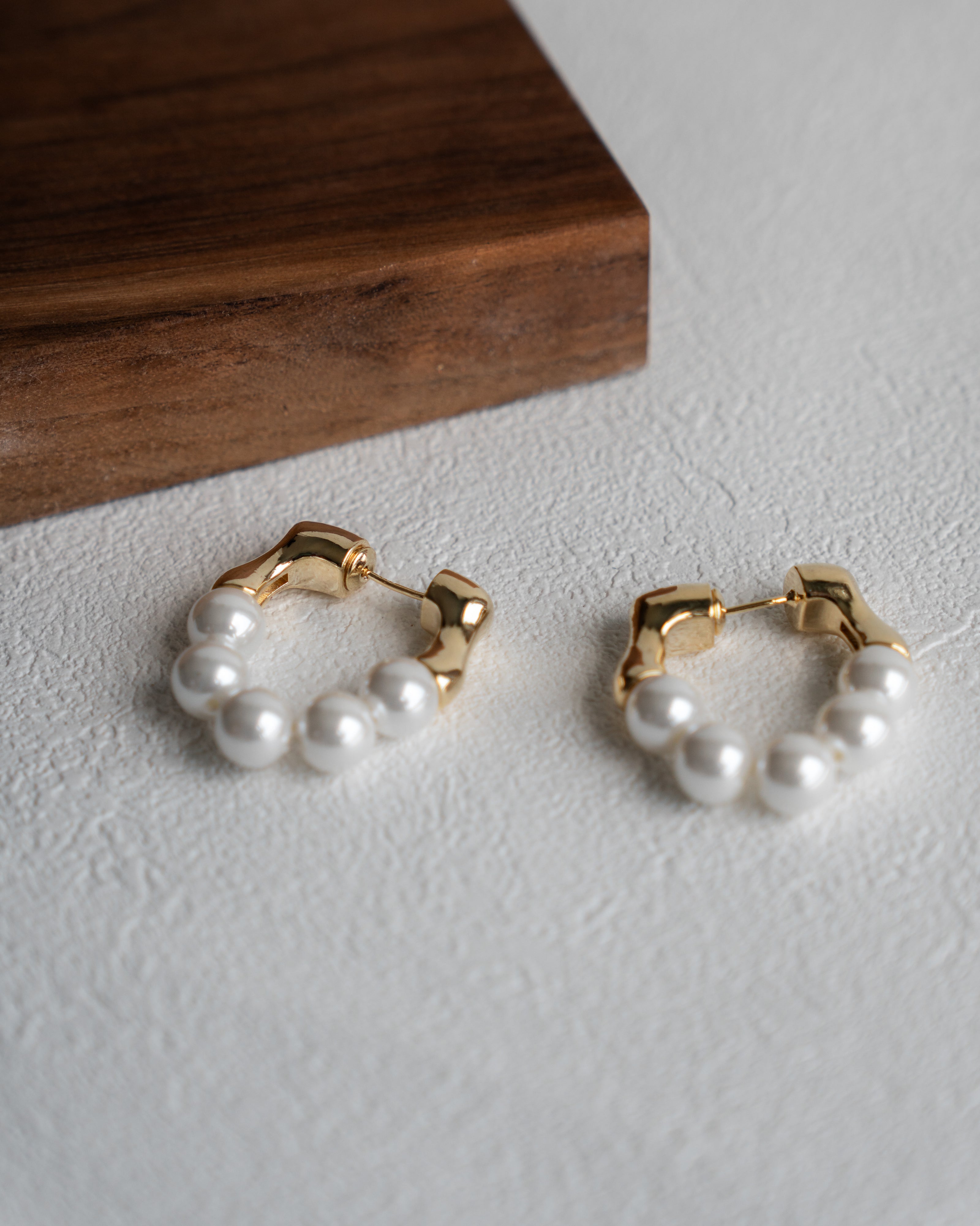 Sophia Pearl Hoops