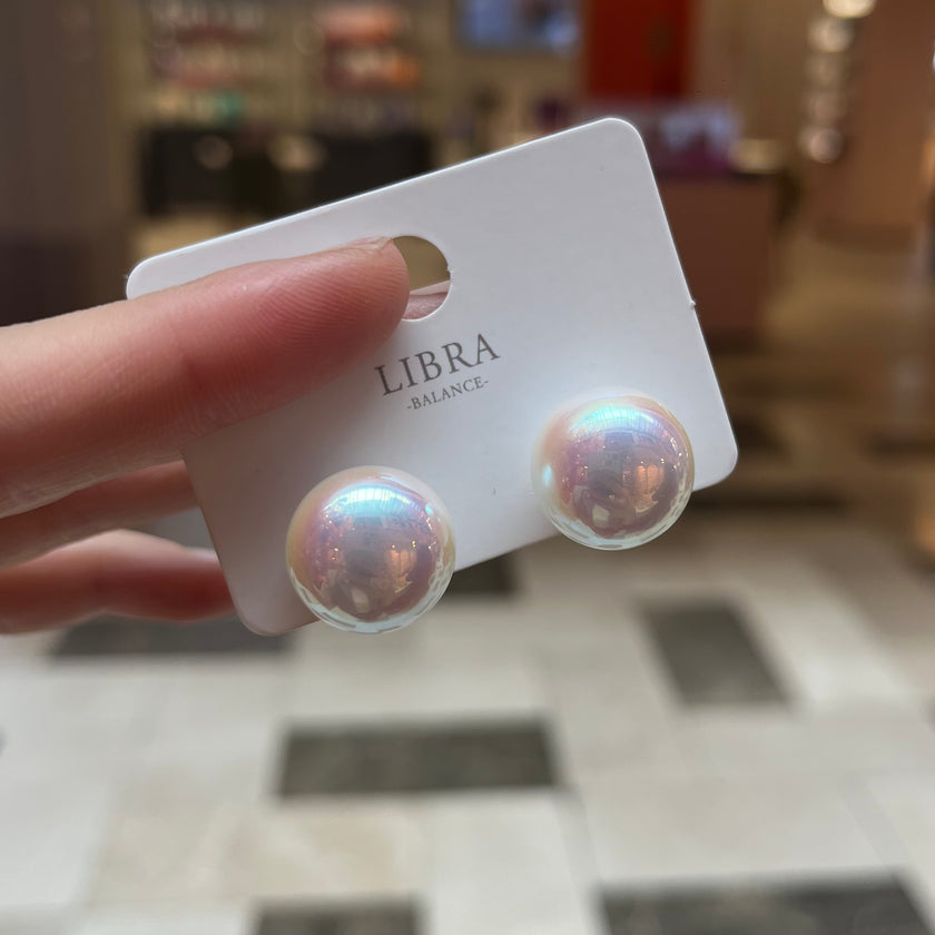 Pearl Glow Studs