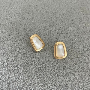 Ivory Gleam Studs