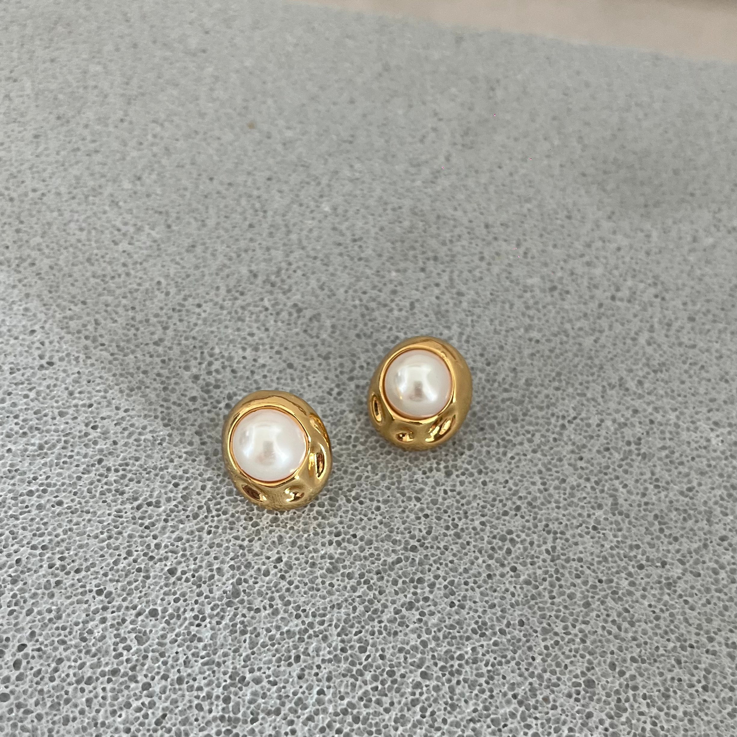 Vintage Pearl Stud