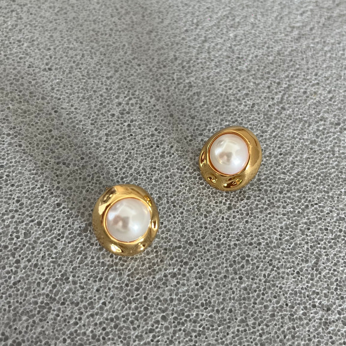 Vintage Pearl Stud