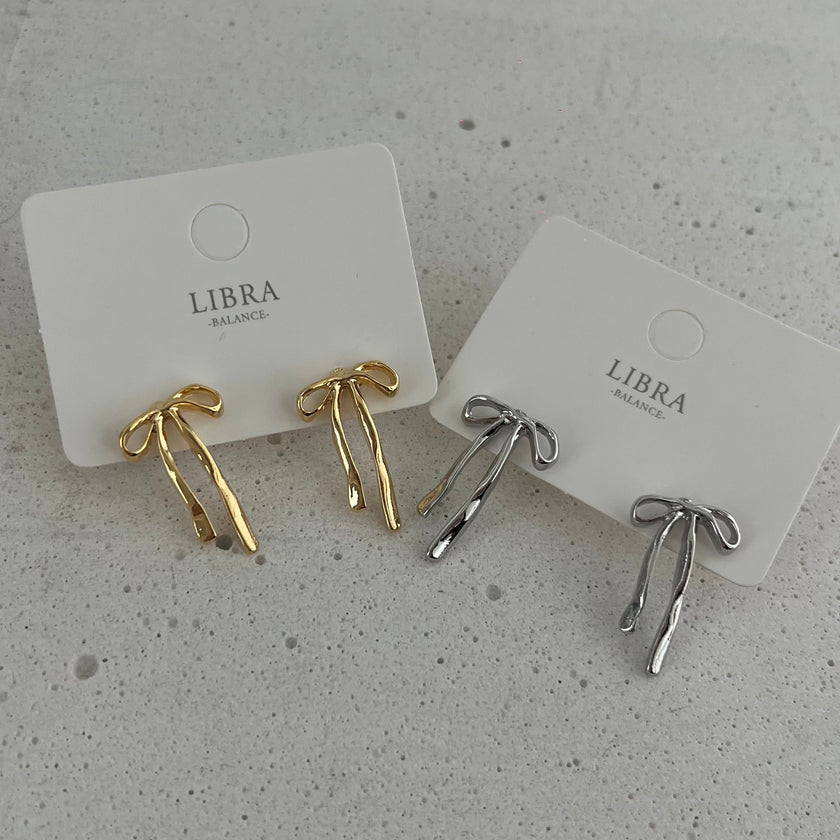 Linear Ribbon Studs