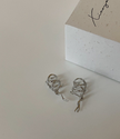 Ribbon Swirl Ear Cuff