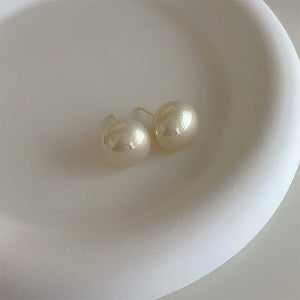 Pearl Glow Studs