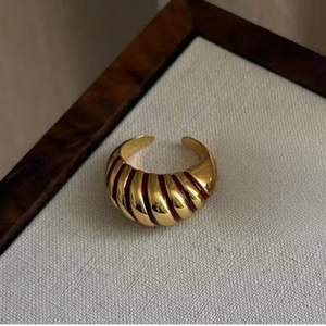 Ridge Dome Ring