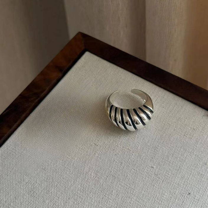 Ridge Dome Ring
