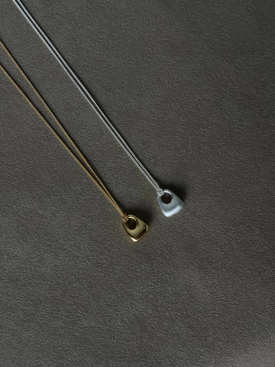 Sculpted Loop Pendant Necklace