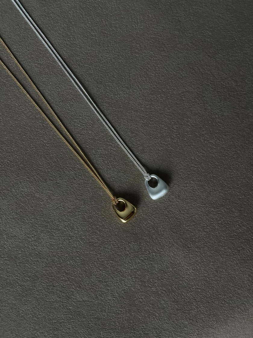 Sculpted Loop Pendant Necklace