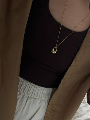 Sculpted Loop Pendant Necklace