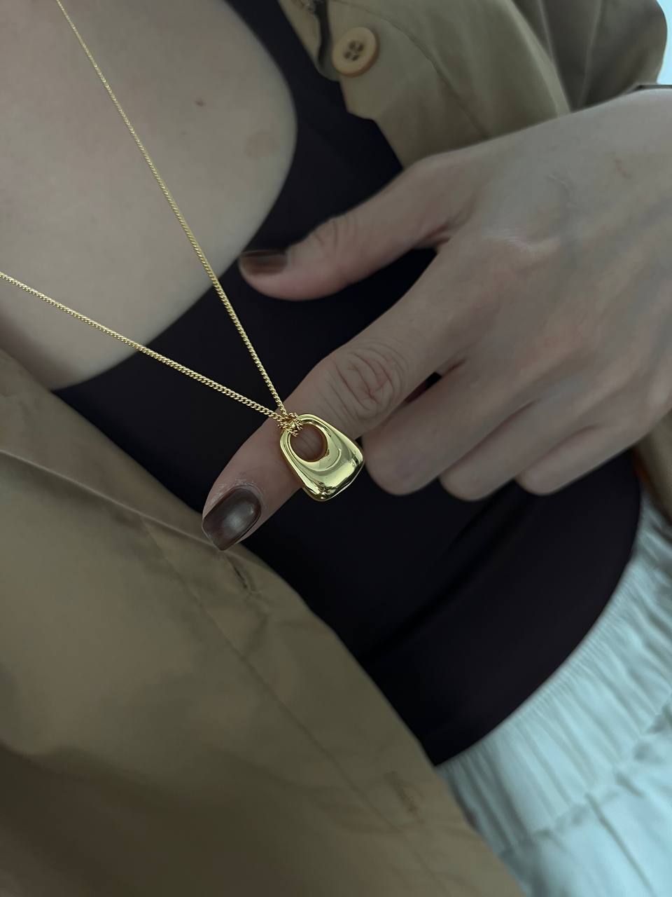 Sculpted Loop Pendant Necklace